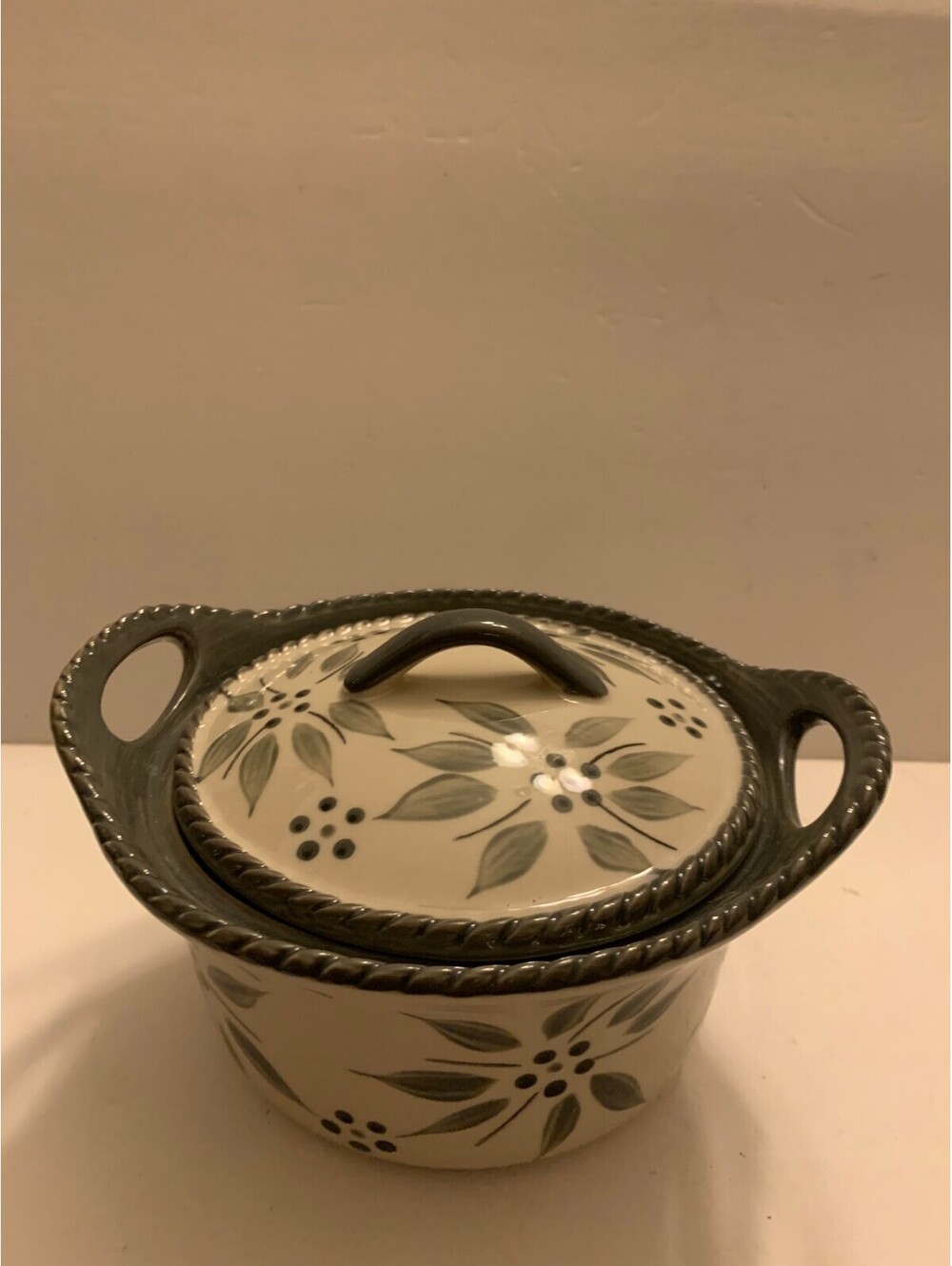 Temptations By Tara Old World Hand Painted Ceramic Soup Crock Green 2.5”X4.5”